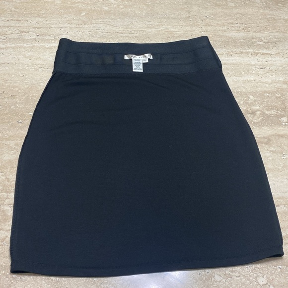 Max Studio Pencil Skirt, Excellent Condition, no flaws, measurements in photos - Picture 4 of 12